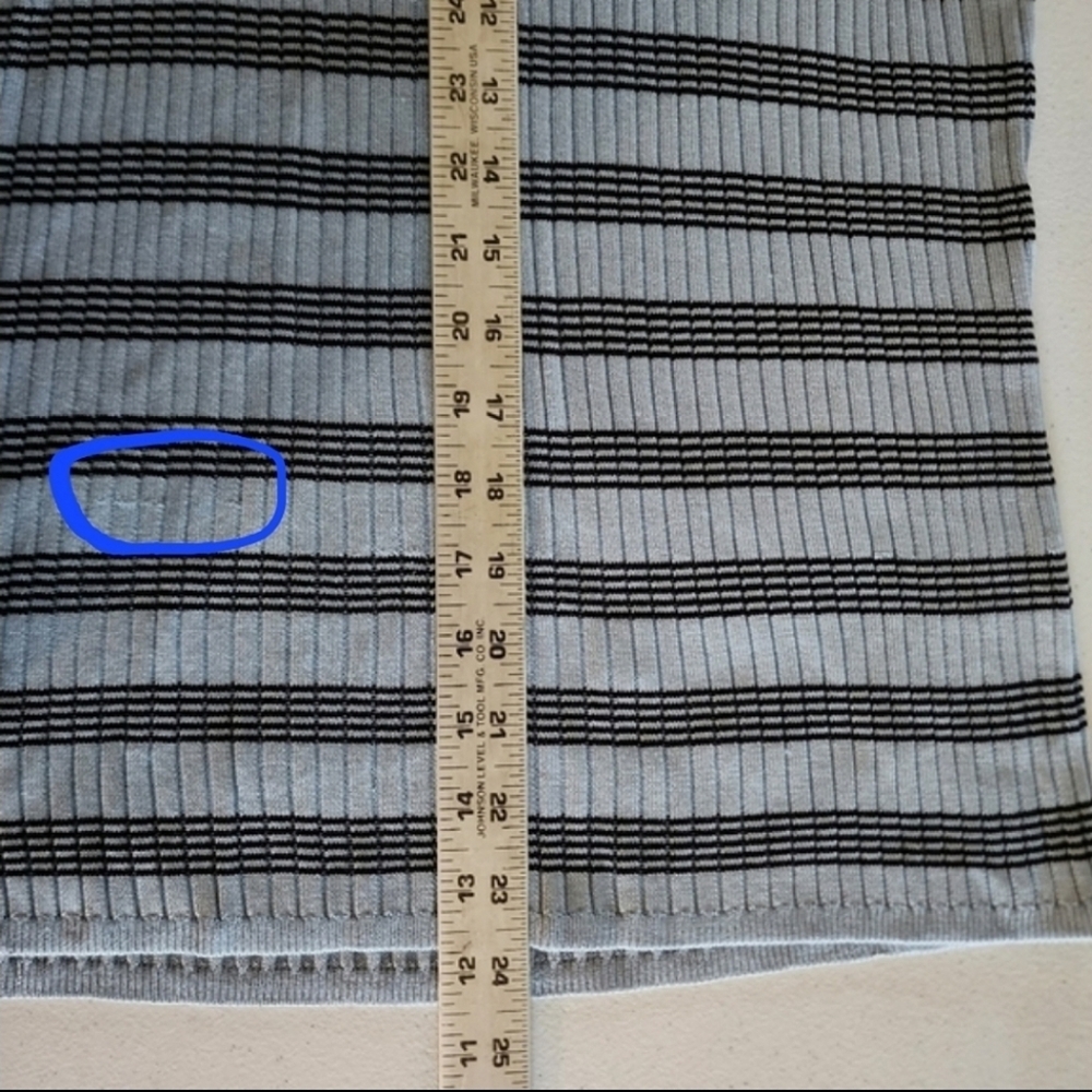 Vintage Burberrys Silk Blue Striped Sleeveless Ribbed Knit Women's Top S… - Picture 14 of 16